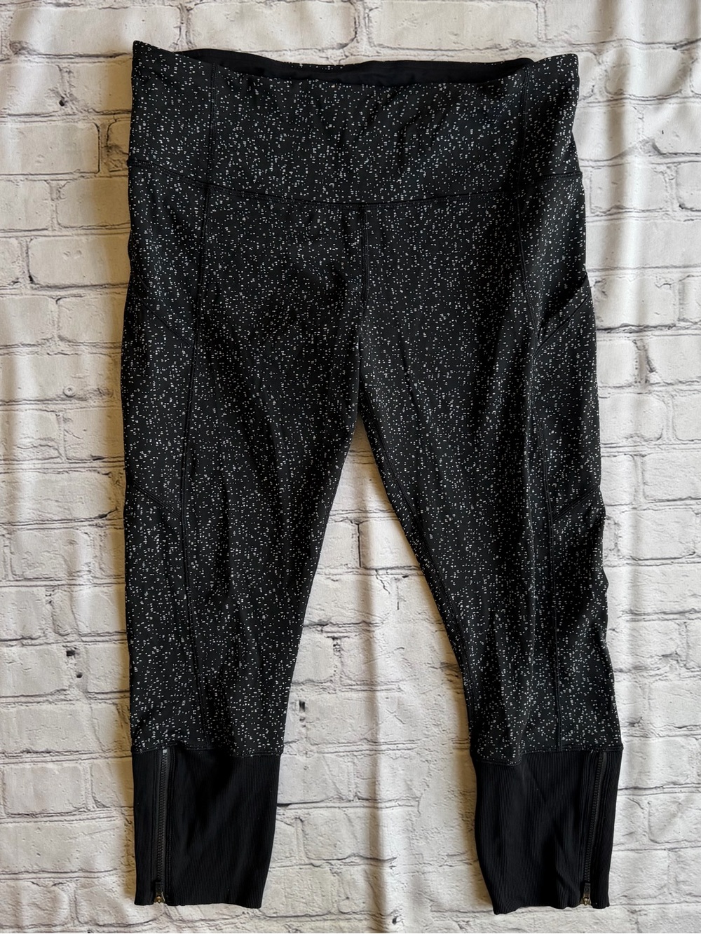 Lululemon Rebel Runner Crop Leggings Zip Leg Wide Waist Size 12 Black Running